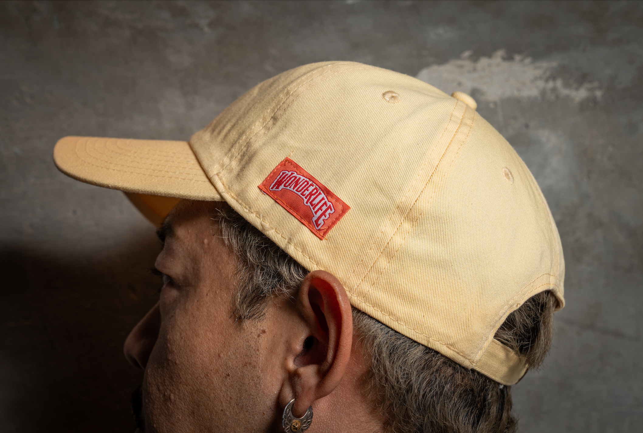 W rogo CAP WHITE YELLOW