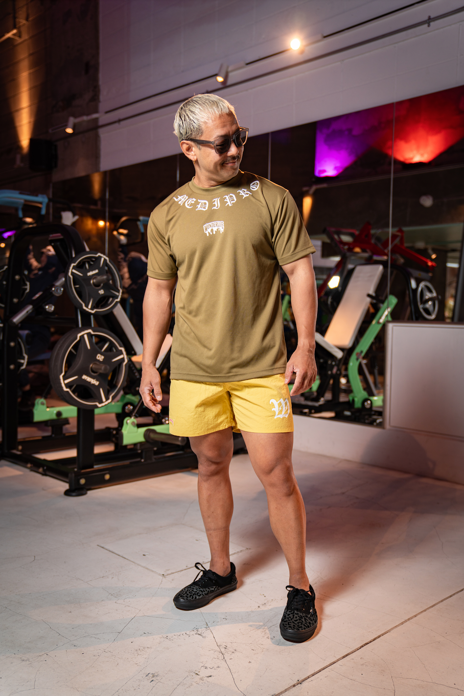 W rogo shorts yellow