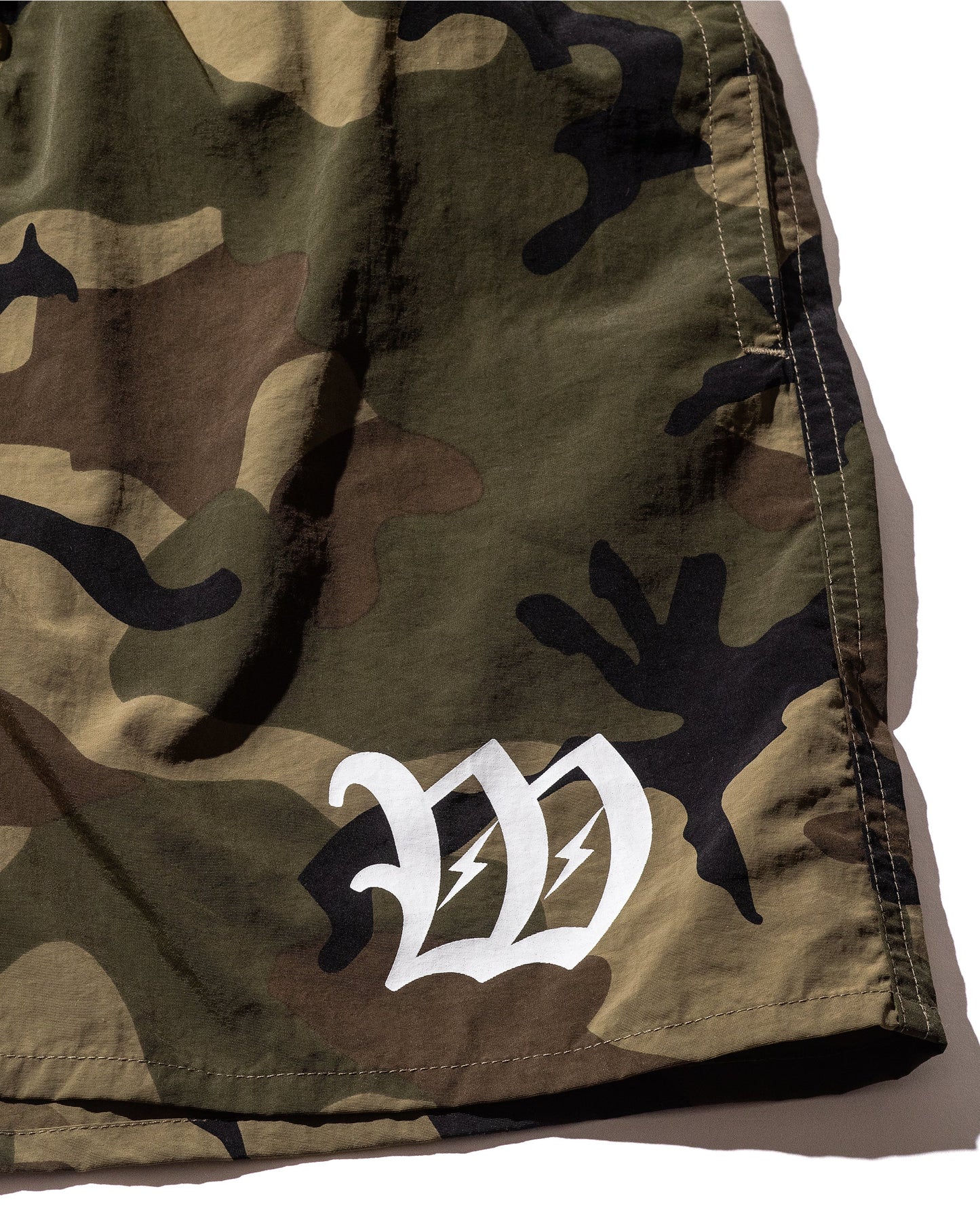W rogo shorts camouflage