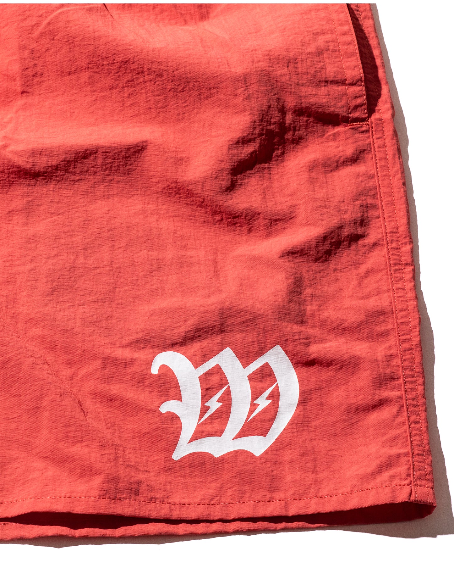 W rogo shorts pink red