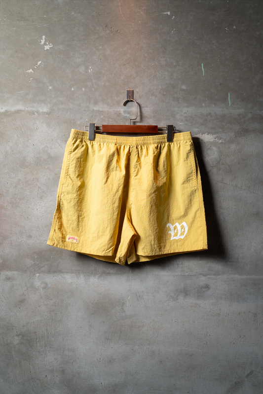 W rogo shorts yellow