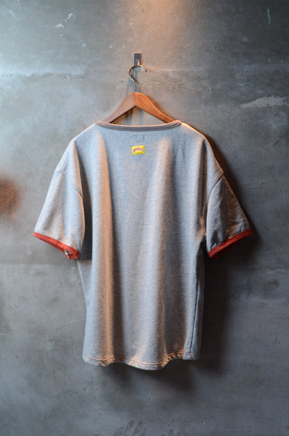 WONDER new logo T-shirt（グレー×ヴァーミリオン）